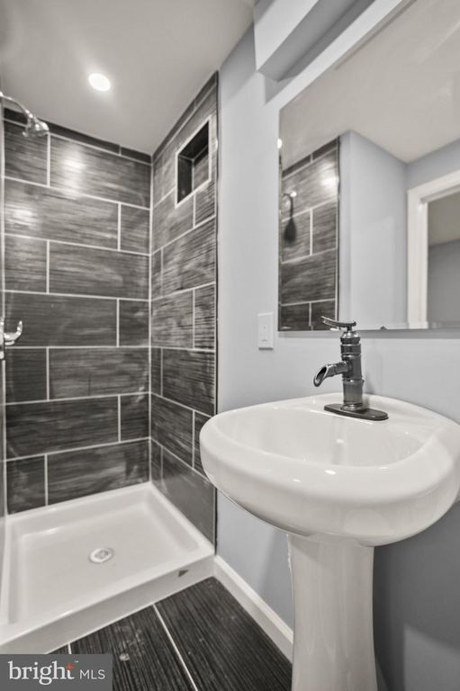 Image 51 of property listing at 10 IRON BOLT CT, Catonsville, MD 21228