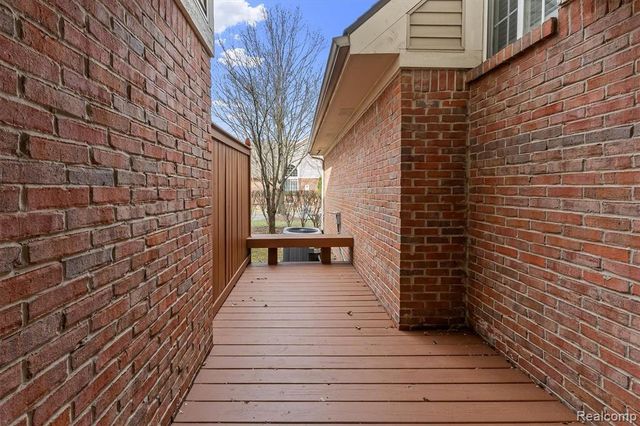 1513 Anne Drive, Royal Oak, MI 48067