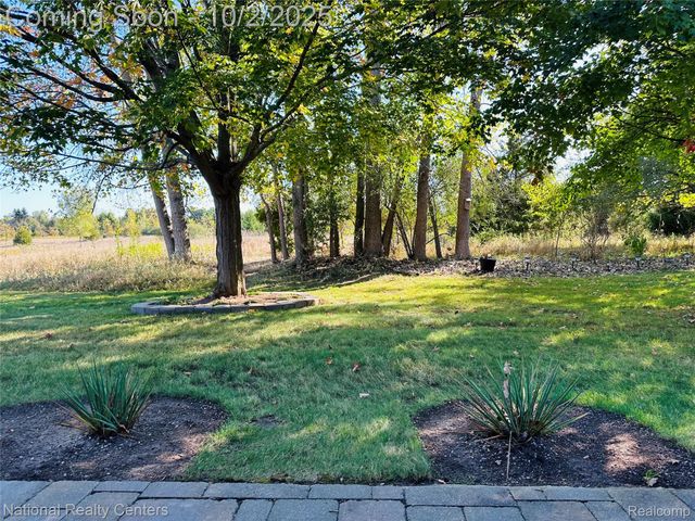 12324 Nantucket Drive 1, Green Oak Township, MI 48178