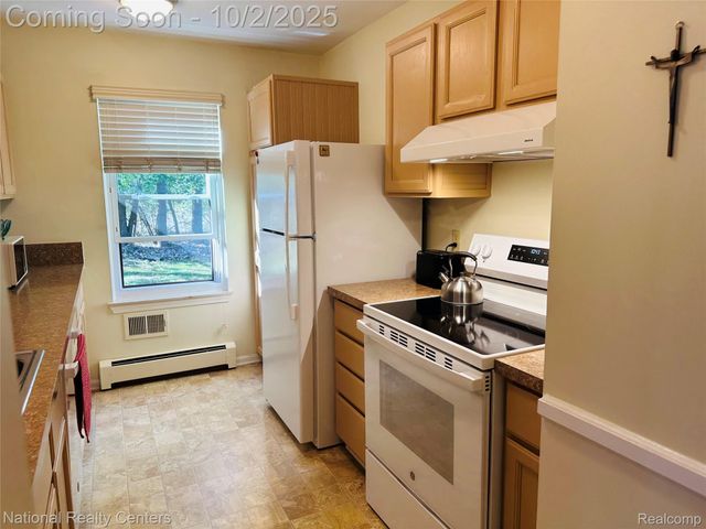 12324 Nantucket Drive 1, Green Oak Township, MI 48178