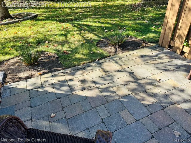 12324 Nantucket Drive 1, Green Oak Township, MI 48178