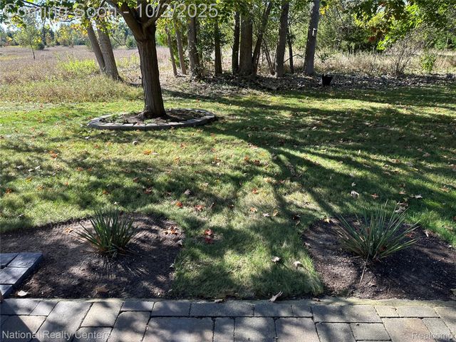 12324 Nantucket Drive 1, Green Oak Township, MI 48178