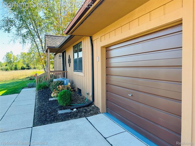 12324 Nantucket Drive 1, Green Oak Township, MI 48178