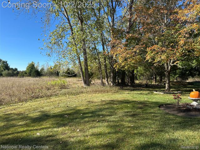 12324 Nantucket Drive 1, Green Oak Township, MI 48178