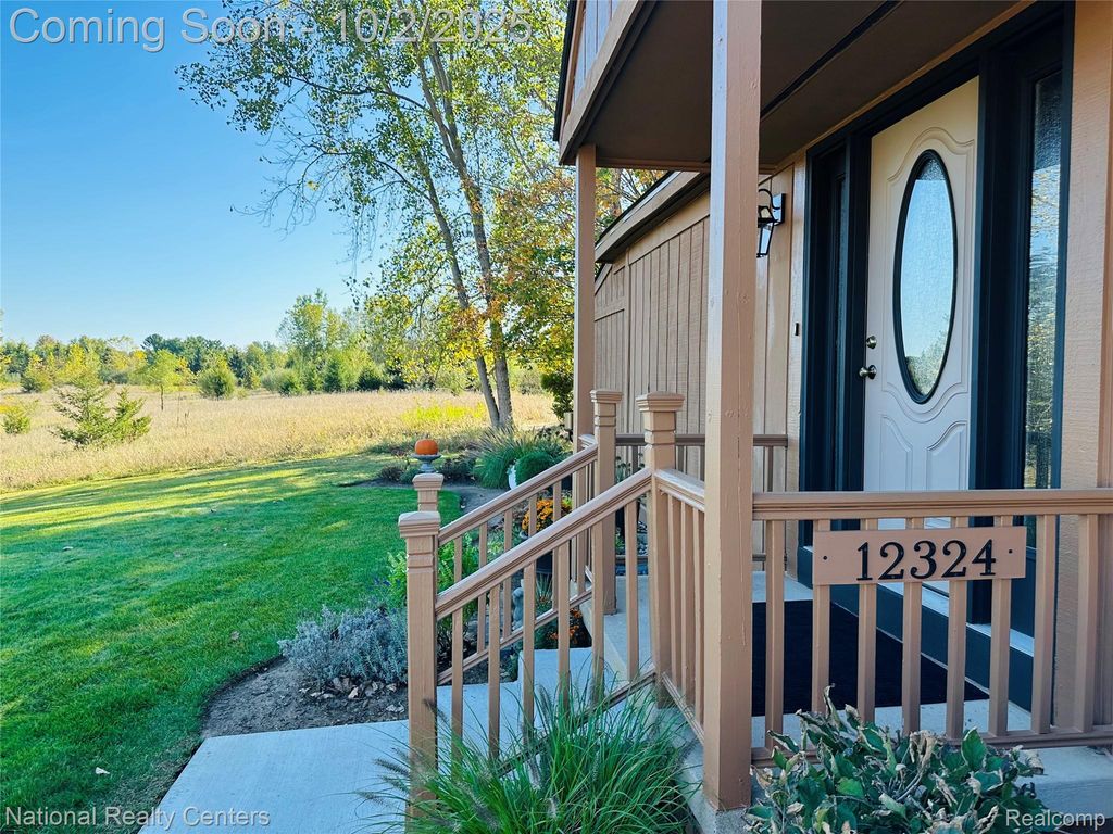12324 Nantucket Drive 1, Green Oak Township, MI 48178