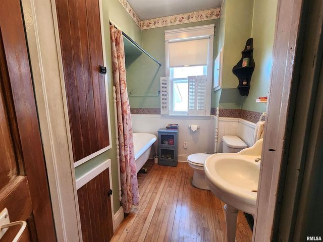 122 W SOUTH Street, Geneseo, IL 61254