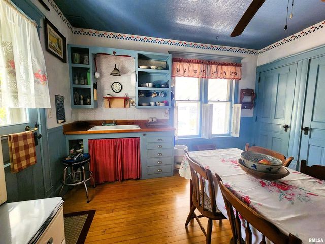 122 W SOUTH Street, Geneseo, IL 61254