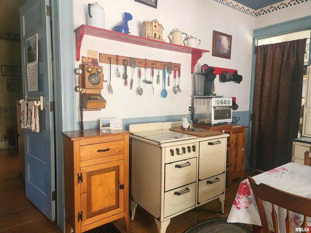 122 W SOUTH Street, Geneseo, IL 61254