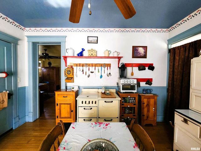 122 W SOUTH Street, Geneseo, IL 61254