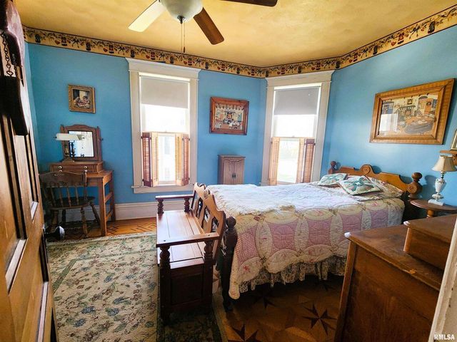 122 W SOUTH Street, Geneseo, IL 61254