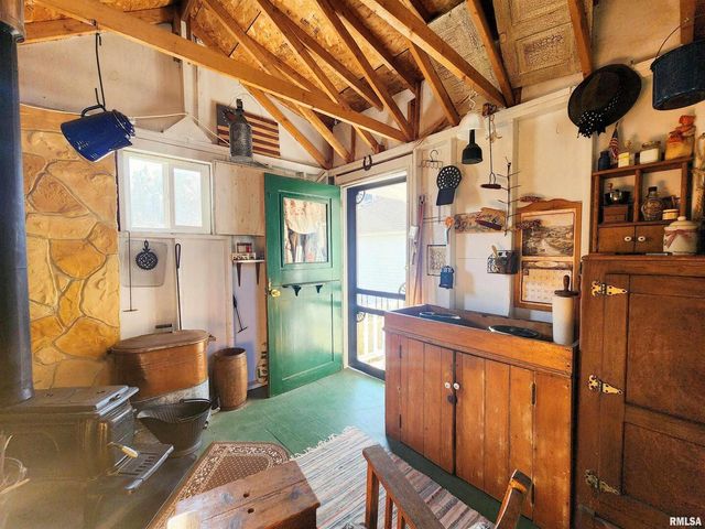 122 W SOUTH Street, Geneseo, IL 61254