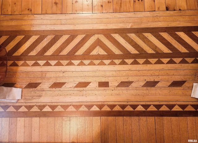 122 W SOUTH Street, Geneseo, IL 61254