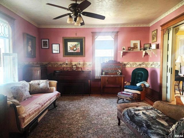 122 W SOUTH Street, Geneseo, IL 61254