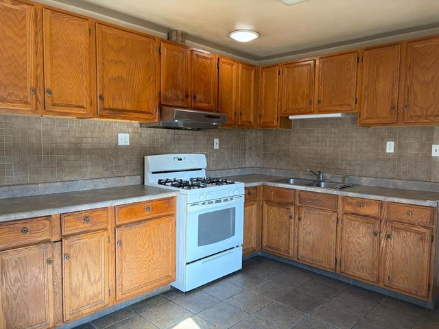 2555 E Miner Ave, Stockton, CA 95205