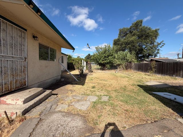 2555 E Miner Ave, Stockton, CA 95205