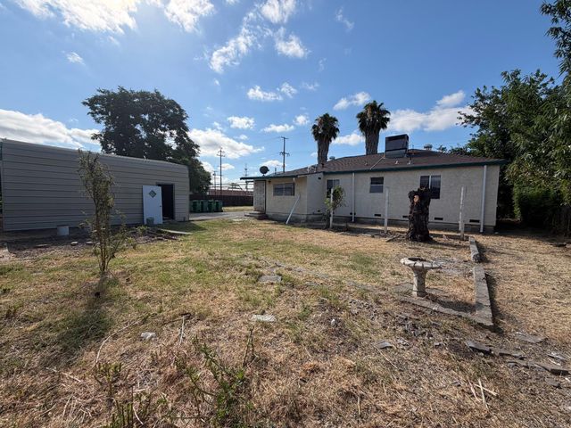 2555 E Miner Ave, Stockton, CA 95205
