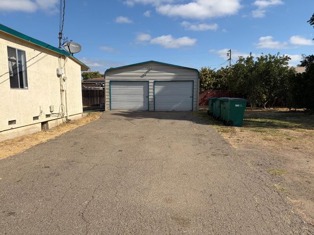 2555 E Miner Ave, Stockton, CA 95205