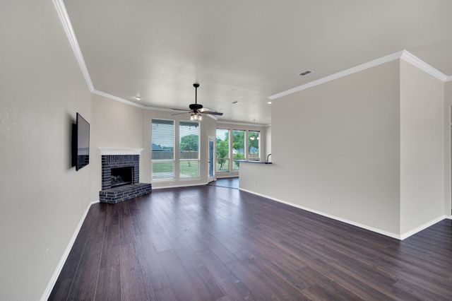 100 Windsor Circle, Waxahachie, TX 75165
