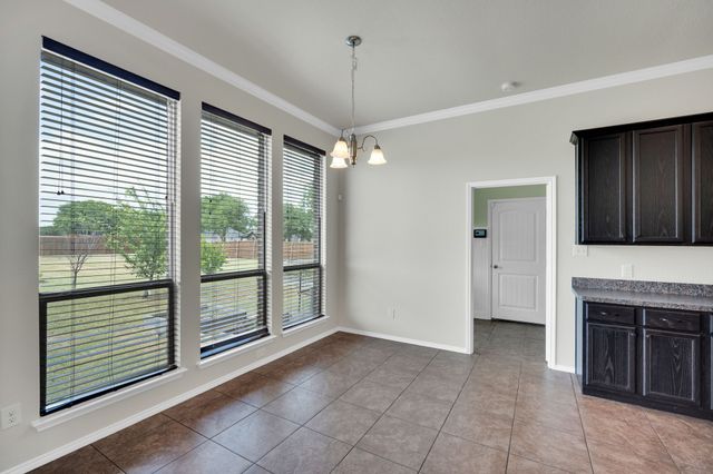 100 Windsor Circle, Waxahachie, TX 75165