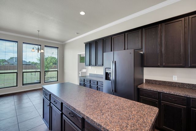 100 Windsor Circle, Waxahachie, TX 75165
