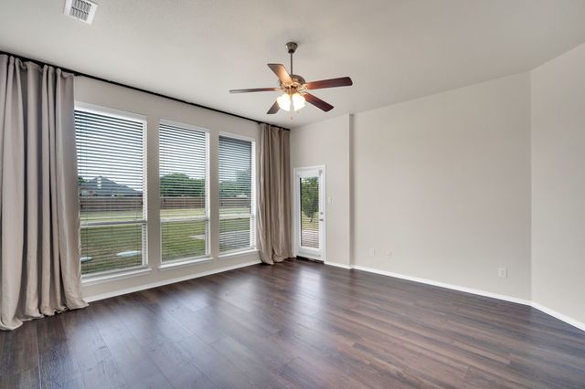 100 Windsor Circle, Waxahachie, TX 75165