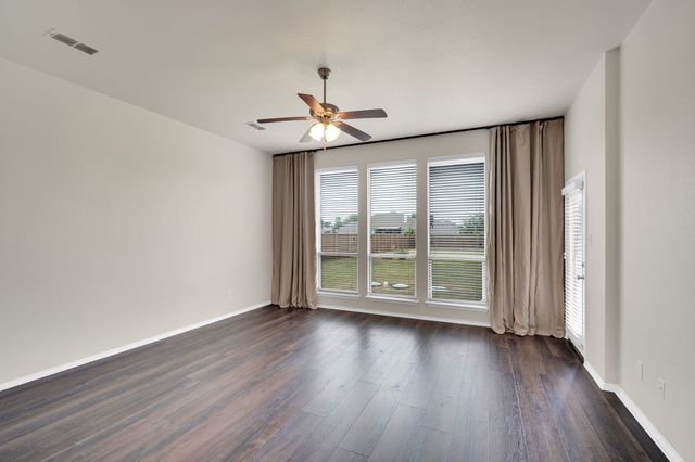 100 Windsor Circle, Waxahachie, TX 75165