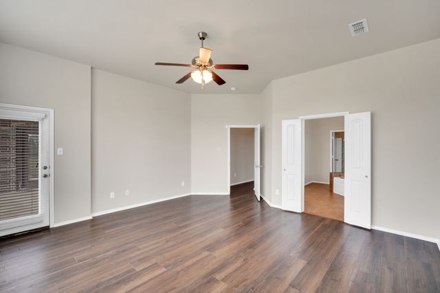 100 Windsor Circle, Waxahachie, TX 75165