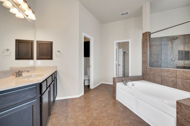 100 Windsor Circle, Waxahachie, TX 75165