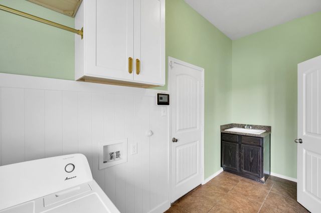 100 Windsor Circle, Waxahachie, TX 75165