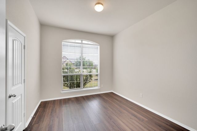 100 Windsor Circle, Waxahachie, TX 75165