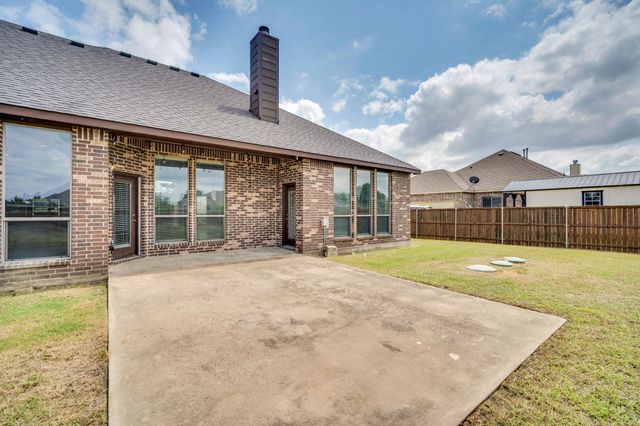 100 Windsor Circle, Waxahachie, TX 75165