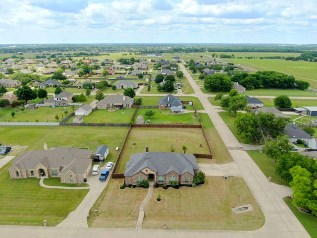 100 Windsor Circle, Waxahachie, TX 75165