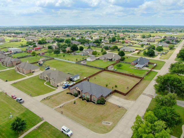 100 Windsor Circle, Waxahachie, TX 75165
