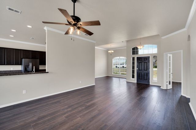 100 Windsor Circle, Waxahachie, TX 75165