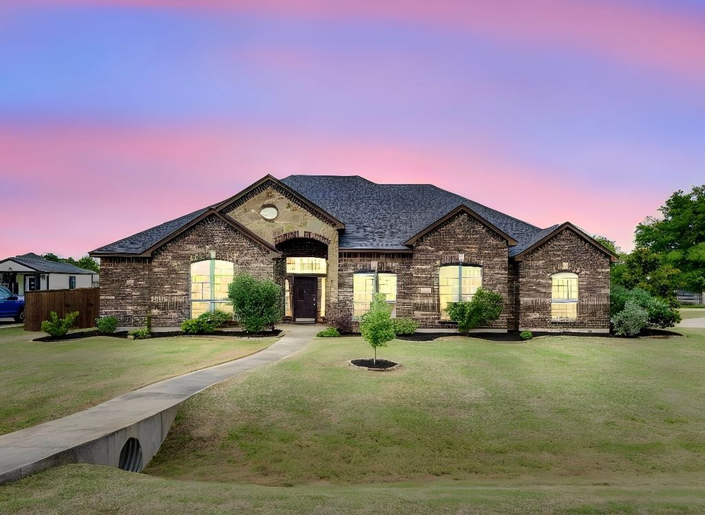 100 Windsor Circle, Waxahachie, TX 75165