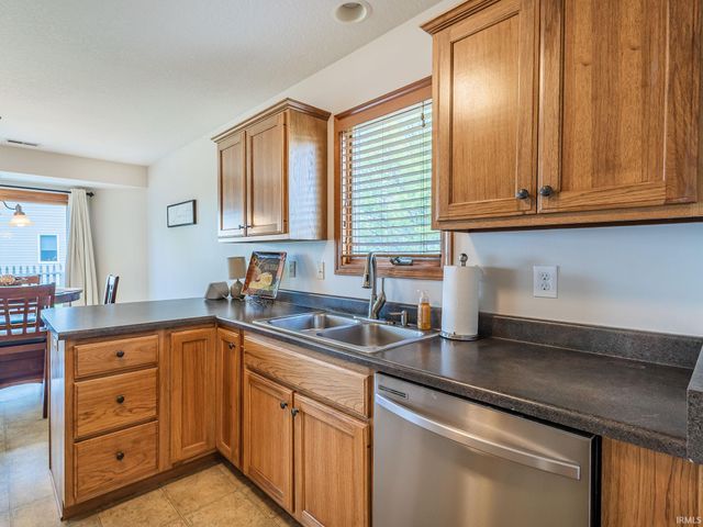 2806 Rivulet Run, Fort Wayne, IN 46818