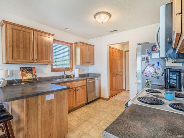2806 Rivulet Run, Fort Wayne, IN 46818