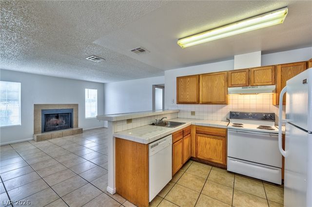 2777 Aarondavid Drive, Las Vegas, NV 89121