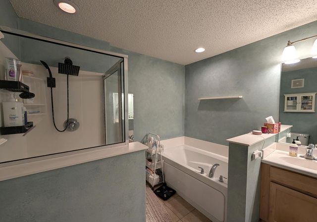 8391 Townsend Drive, Eden Prairie, MN 55344
