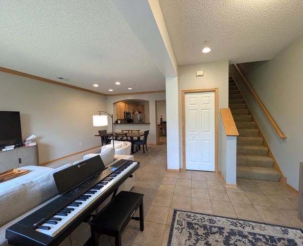 8391 Townsend Drive, Eden Prairie, MN 55344