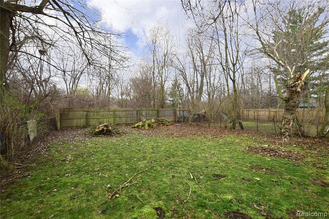 409 W Alma Avenue, Flint, MI 48505