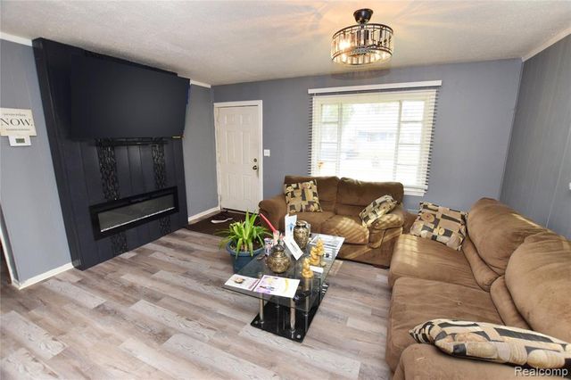 409 W Alma Avenue, Flint, MI 48505