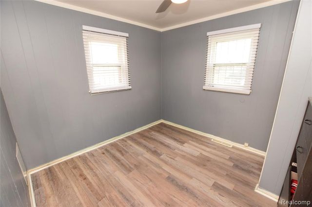 409 W Alma Avenue, Flint, MI 48505