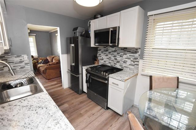 409 W Alma Avenue, Flint, MI 48505