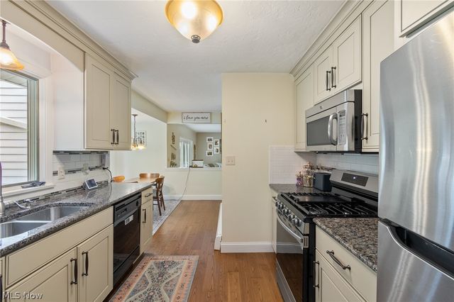 7033 Shaner Drive, Walton Hills, OH 44146