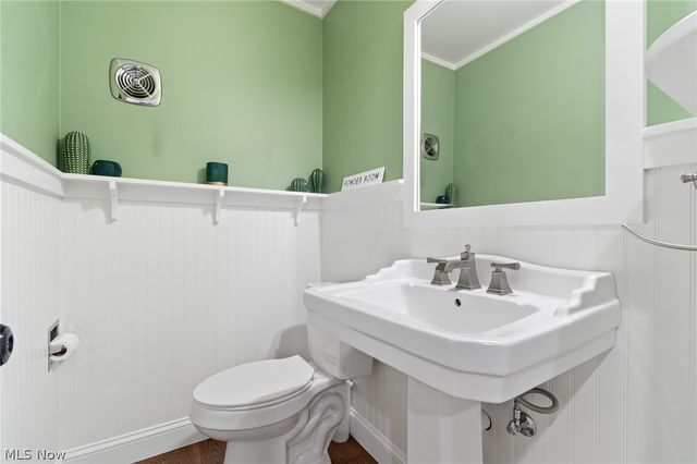 7033 Shaner Drive, Walton Hills, OH 44146