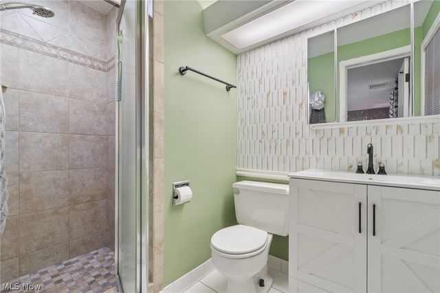 7033 Shaner Drive, Walton Hills, OH 44146