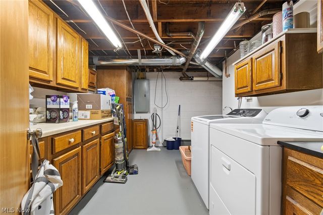 7033 Shaner Drive, Walton Hills, OH 44146