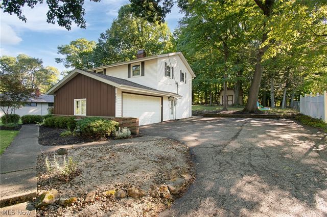 7033 Shaner Drive, Walton Hills, OH 44146
