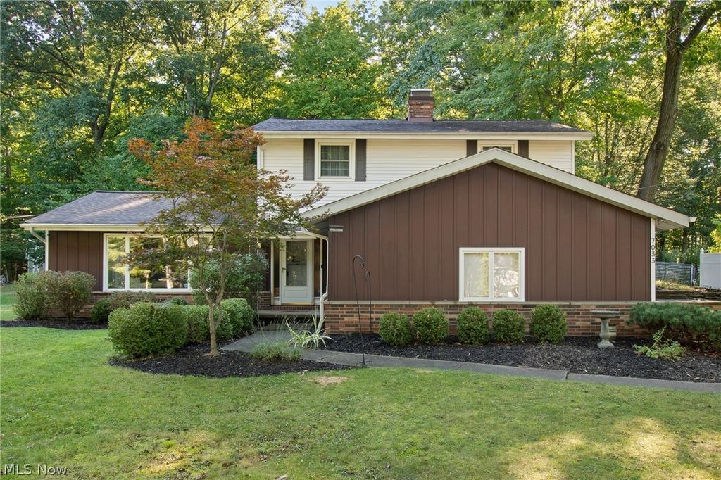 7033 Shaner Drive, Walton Hills, OH 44146